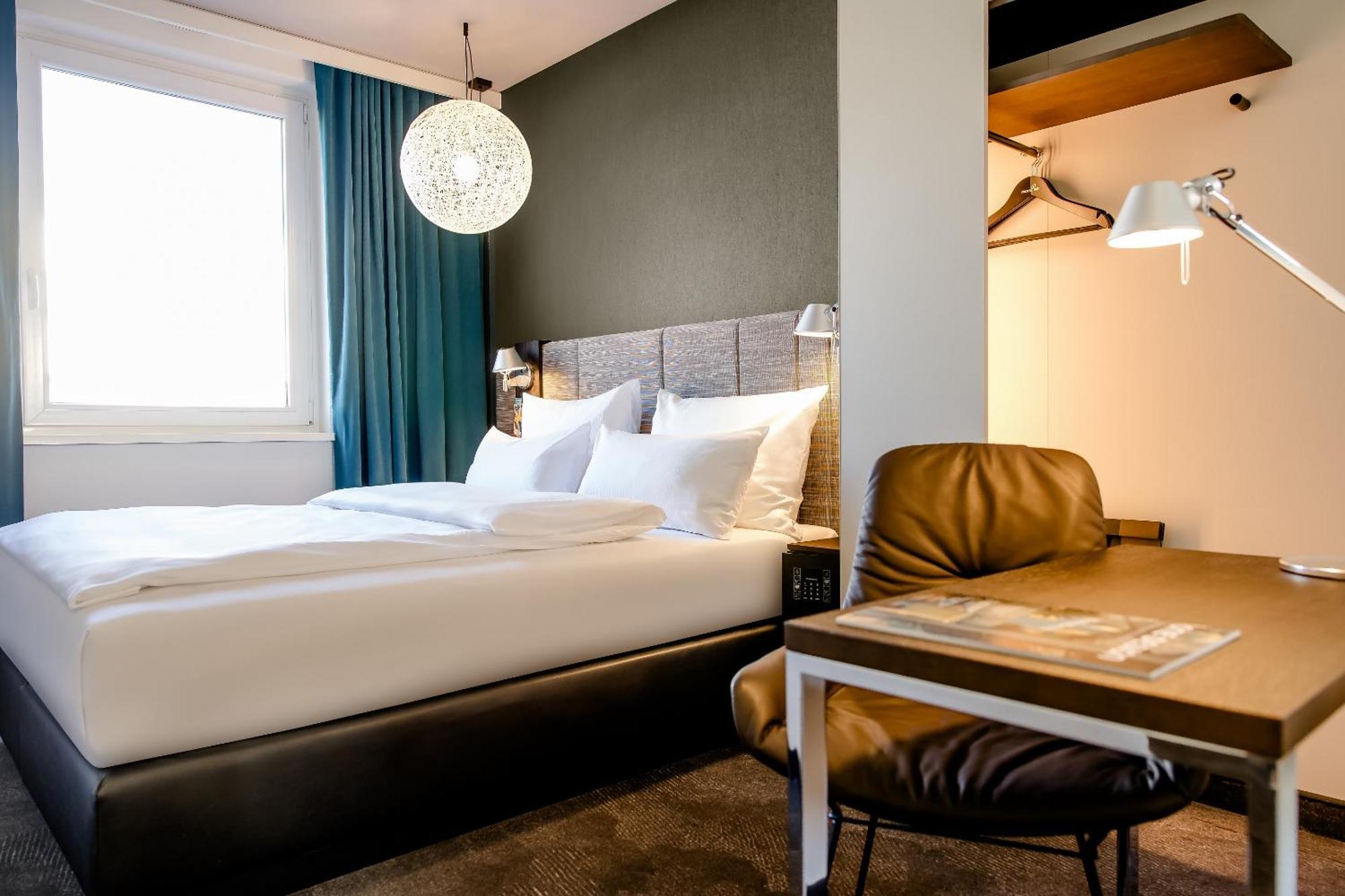 Motel One Nuernberg-City Exterior photo